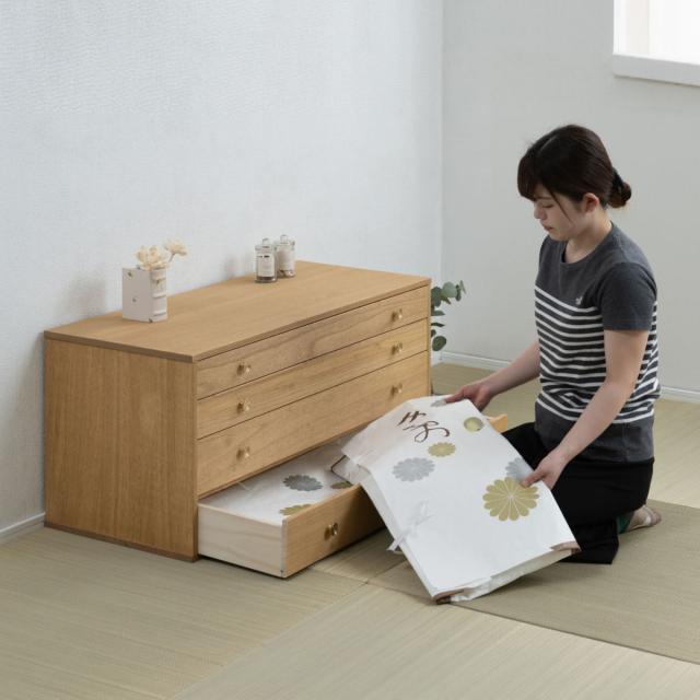 桐 脚付き洋風チェスト 幅100cm 4段 真鍮取っ手 積み重ね 日本製 （ チェスト 脚付 洋風 天然木 防虫 調湿 完成品 着物収納 桐たんす たとう紙 総桐 四杯 真鍮 ナチュラル ブラウン グレー ）