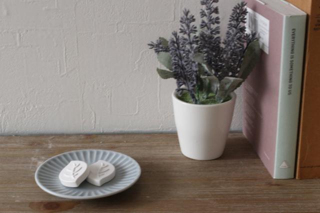 &NE アロマストーン プレート付き珪藻土アロマストーン （ アロマ