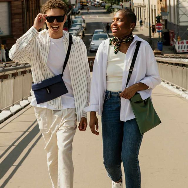 ショルダーバッグ Notabag Crossbody 3WAY （ ノットアバッグ 3way 折りたたみ サコッシュ 手提げ 斜め掛け ミニマル トートバッグ かばん 鞄 カバン バッグ 軽量 コンパクト カラビナ付き 男女兼用 お出かけ おしゃれ ）_13