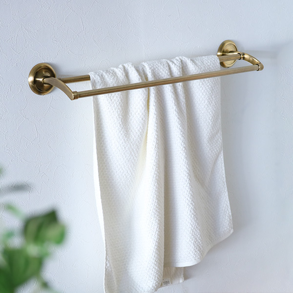 ダブルタオルハンガー アンティーク BISK DECO 全長67cm ビスク （ タオル掛け バスタオルハンガー 2段 真鍮 バスタオル掛け 壁 バスタオルホルダー 壁付け ホテルライク パウダールーム 67cm 幅広 石膏ボード用 ）の通販は 7,813円