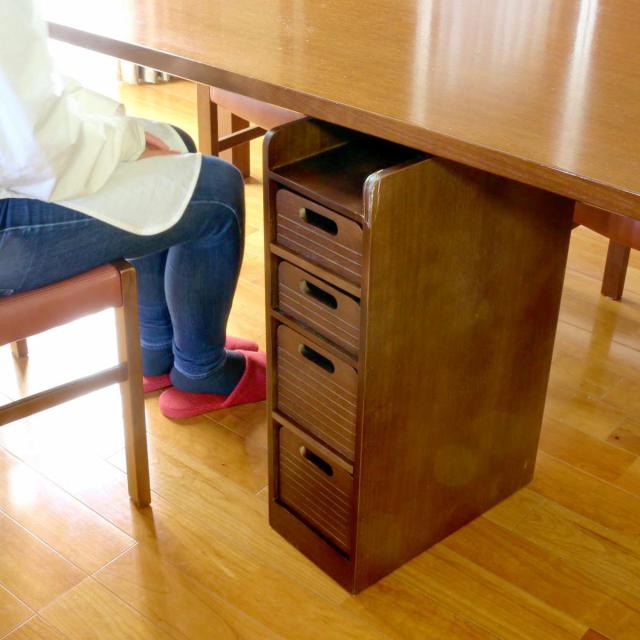 トレイワゴン 幅20cm 4段 天然木 桐製 完成品 キャスター付 （ ワゴン トレー 桐 収納 引き出し 木製 サイドワゴン 可動棚 キリ 家具 隙間収納 隠しキャスター ）