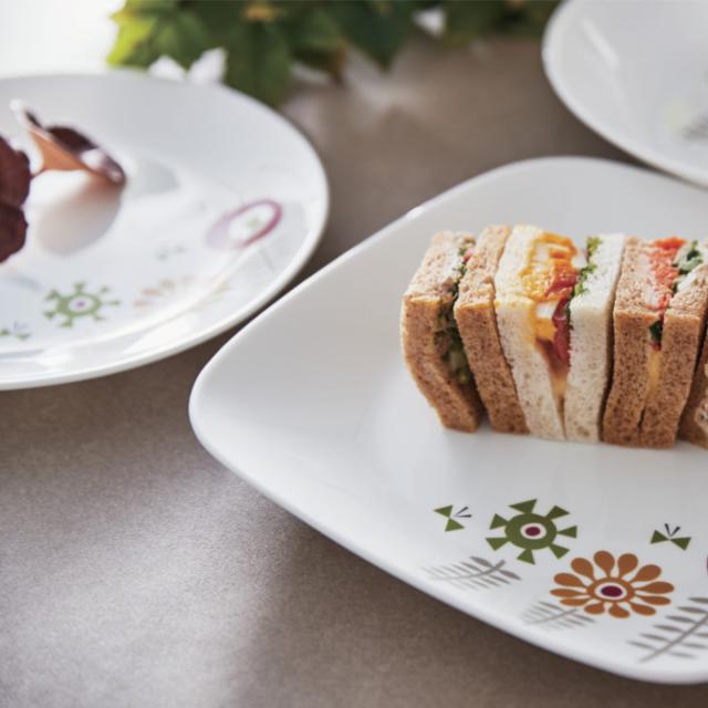 ランチプレート 21.5cm CORELLE ケイユクッカ 強化ガラス 5枚セット （ 食洗機対応 電子レンジ対応 オーブン対応 耐熱 皿 丸皿 中皿 仕切り皿 北欧風 花 軽い 割れにくい 白い食器 仕切り ランチ ワンプレート 洋食器 白 おしゃれ ）
