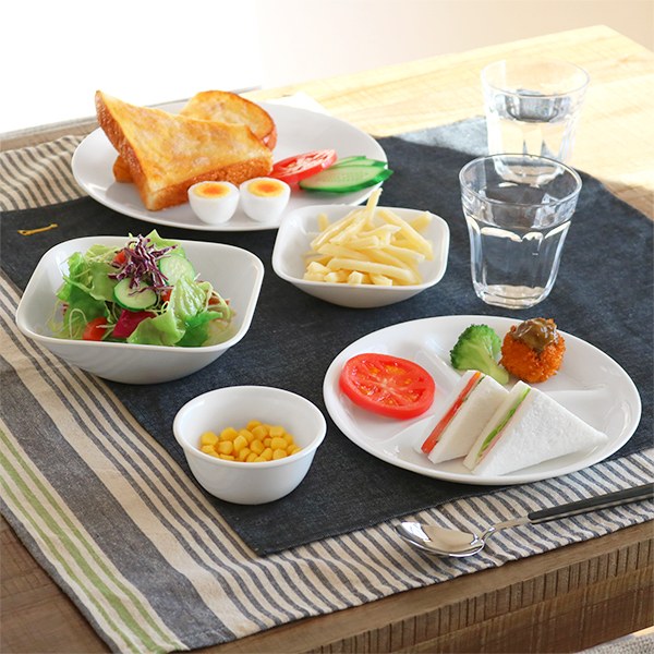 新品 コレール フルーツリース いちご ランチ皿大 4枚セット ランチ