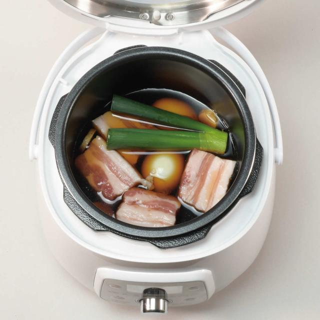 電気圧力鍋 2.5L クイックエコ （ 電気 圧力鍋 自動 電動 調理家電 キッチン家電 万能調理器 レシピ付き 炊飯 普通食 介護食 離乳食 やわらか食 高齢者 介護 4合炊き 圧力式電気鍋 自動調理 2.5リットル ）_1