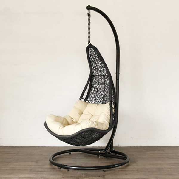 ハンギングチェア 1人用 アジアンリゾート風 クッション付 カゴ幅81cm （ ガーデンファニチャー パーソナルチェア ハンモックチェア スイングチェア 一人がけ ラタン調 イス チェア エッグソファー 自立式 撥水 おしゃれ ）