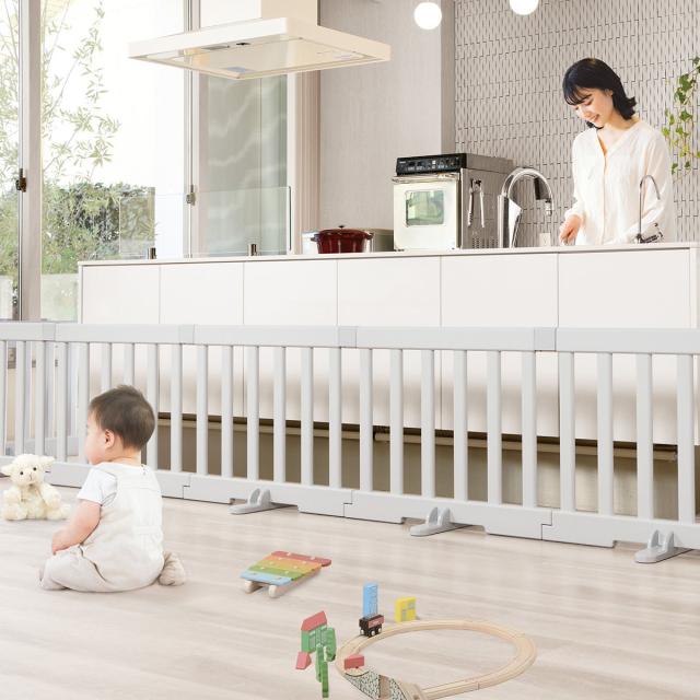 ベビーゲート パーテーションにも使える ベビーサークル 10枚セット ドア付 （ リッチェル ベビーフェンス パーテーション 置くだけ ベビー 赤ちゃん ベビーガード フェンス セーフティグッズ レイアウト自由 買い足し 簡単組立 ）_4