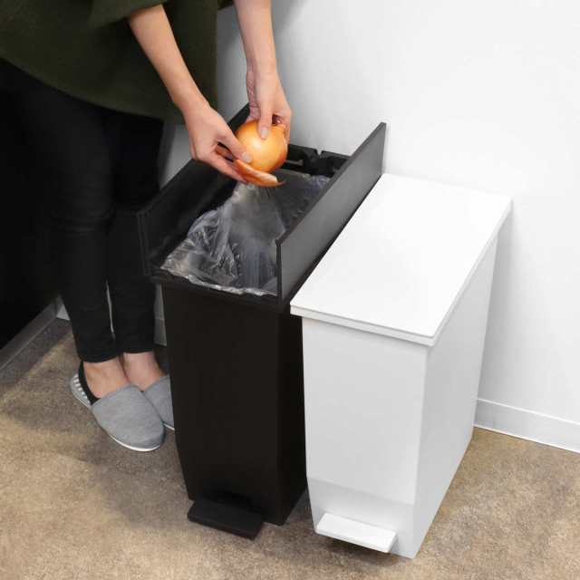 ゴミ箱 35L SOLOW ペダルオープンスリム （ ごみ箱 35リットル ソロウ ペダル式 ふた付き 両開き 分別 棚下 カウンター下 スリム  幅22 キの通販はau PAY マーケット - インテリアパレット