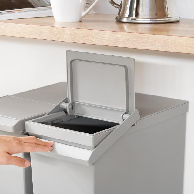 ゴミ箱 30L 同色2個セット TOSTE レバーオープン （ ごみ箱 トステ 30リットル ダストボックス 棚下 OK 分別 ふた付き おしゃれ シンプル スリム フラップオープン キャスター付き 袋 見えない キッチン ）_11