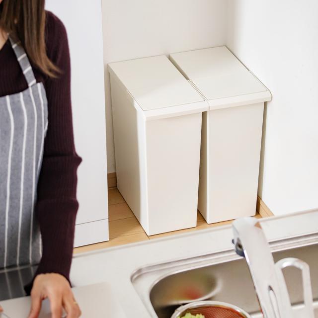 ゴミ箱 30L 同色2個セット TOSTE レバーオープン （ ごみ箱 トステ 30リットル ダストボックス 棚下 OK 分別 ふた付き おしゃれ シンプル スリム フラップオープン キャスター付き 袋 見えない キッチン ）_12