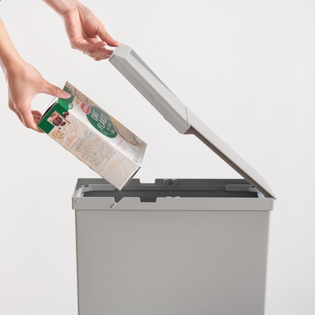 ゴミ箱 30L 同色2個セット TOSTE レバーオープン （ ごみ箱 トステ 30リットル ダストボックス 棚下 OK 分別 ふた付き おしゃれ シンプル スリム フラップオープン キャスター付き 袋 見えない キッチン ）_13