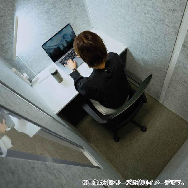 吸音ブース サイドイン セミオープン デスク付き REMUTE （ オフィス 個室ブース 1人用 部屋 簡易 吸音 騒音 軽減 防音 天井オープン ワークブース 電源タップ 換気ファン リモート会議 テレワーク ワークスペース 集中 ）_16