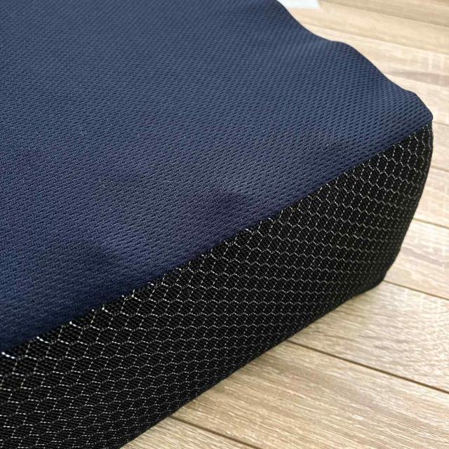ウレタンマットレス シングル 三つ折り 体圧分散 圧縮梱包 SleepingGear 日本製 （ 折り畳み 吸水 速乾 敷き布団 高密度ウレタン 厚さ9cm 折りたたみ 湿気対策 快眠 快適 睡眠 理想 寝心地 ）_3