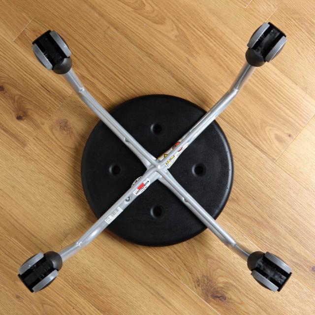 スツール 2脚セット 丸 キャスター 耐荷重100kg 座面高42cm （ 作業椅子 椅子 チェア イス コンパクト 小さい 座ったまま 移動 低い 姿勢 軽量 スタッキング 積み重ね 日本製 完成品 工場 オフィス ガレージ サロン ）_12