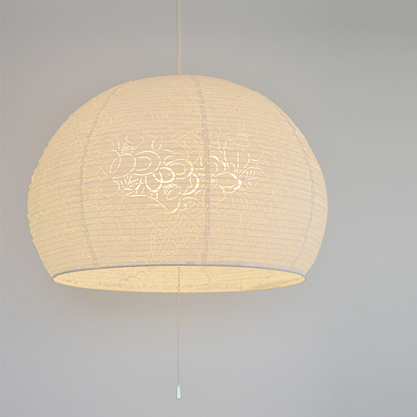 ペンダントライト 直径45×高さ32cm komorebi 椿 3灯 （ 天井照明 照明 ライト 照明器具 リビング ダイニング 居間 寝室 食卓用 店舗 飲食店 和室 洋室 おしゃれ 美濃和紙 和紙 椿柄 ツバキ つばき ）