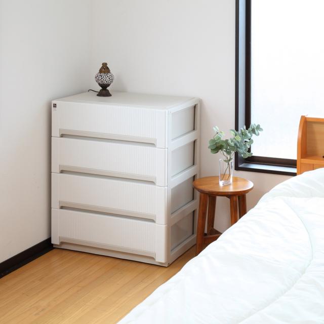 チェスト オーラ ワイド 浅型 4段 収納 （ 幅65×奥行44.7×高さ79.6cm キャスター付き 衣装ケース クローゼット収納 押し入れ 日本製 収納ボックス 大容量 おもちゃ箱 衣類 洋服 衣替え タンス プラスチック おしゃれ ）