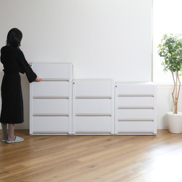 チェスト オーラ ワイド 浅型 4段 収納 （ 幅65×奥行44.7×高さ79.6cm キャスター付き 衣装ケース クローゼット収納 押し入れ 日本製 収納ボックス 大容量 おもちゃ箱 衣類 洋服 衣替え タンス プラスチック おしゃれ ）
