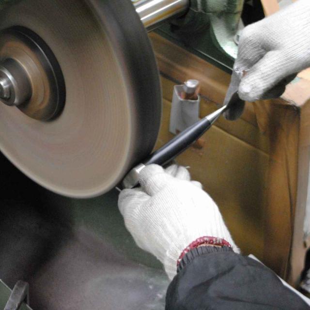 三徳包丁 刃渡り18cm 濃州正宗作 粉末ハイス鋼割込 日本製 （ 包丁 万能包丁 料理包丁 分化包丁 日本製 18センチ 粉末ハイス鋼 切れ味抜群 キッチンナイフ キッチンツール ）の通販は