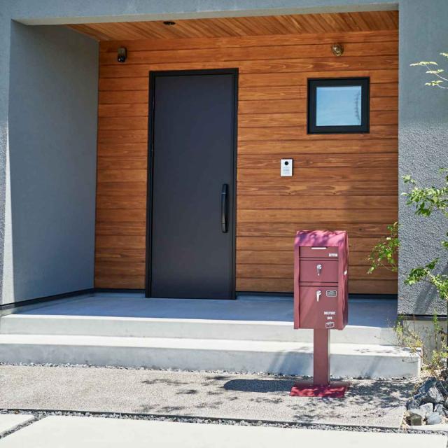 ポスト 宅配BOX付ポストスタンド U.S. （ 郵便ポスト 宅配 ボックス 一戸建て用 据え置き 置き配用ボックス 郵便 郵便受け デザインポスト 鍵 2段 宅配BOX ポスト一体型 スタンド 戸建 屋外 メールボックス 小型 おしゃれ ）