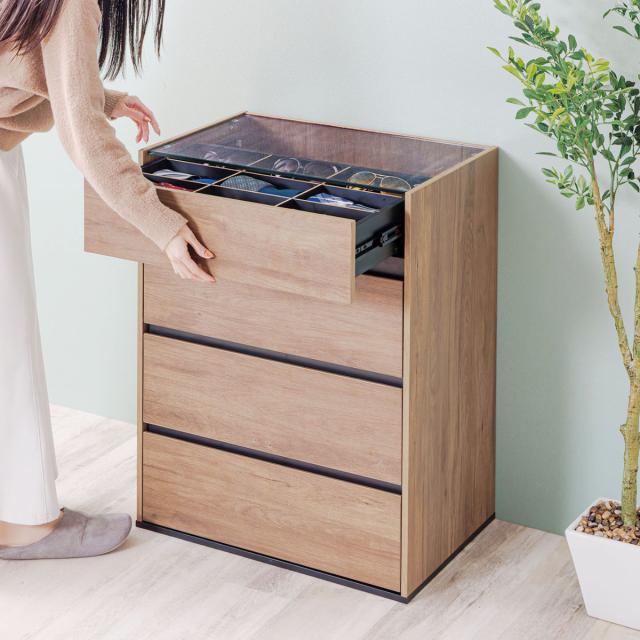 チェスト 幅60cm ガラス天板 引き出し3段 木目調 コレクションケース （ アクセサリー 時計 化粧品 コレクションラック 収納棚 コスメ 香水 ディスプレイ リビング収納 おしゃれ ）