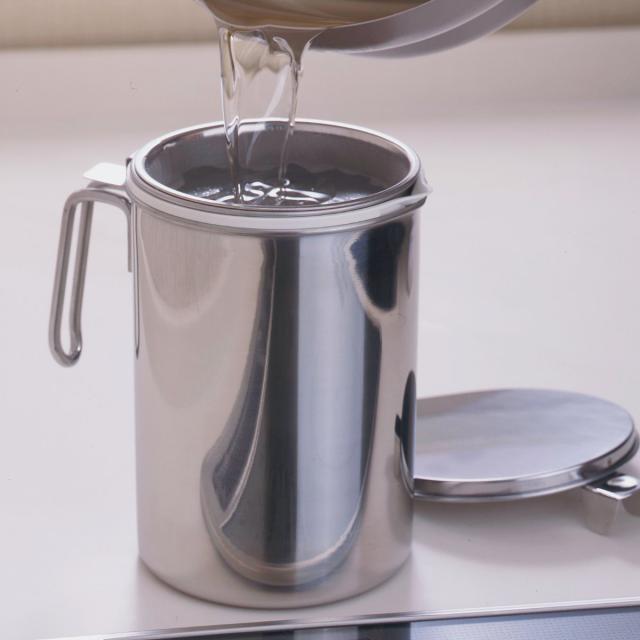 オイルポット 1.2L ステンレス製カートリッジ式オイルポット 日本製 （ 油こし器 油濾過 油ポット 油濾し 濾過器 調理器具 調理用品 油保存 ステンレス キッチン用品 キッチンツール ろ過 ステンレス製ポット ）の通販は 5,170円