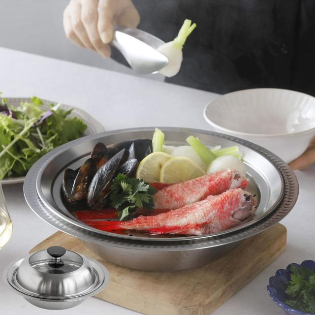 寄せ鍋 22cm 継ぎ目のない ステンレス 卓上鍋 蒸し皿付き 日本製 （ IH対応 ガス火対応 オール熱源対応 蒸し鍋 スチーマー 鍋 なべ 軽い 食洗機対応 季節鍋 蒸し器 ガラス蓋付き モツ鍋 寄鍋 調理鍋 万能鍋 ステンレス鍋 軽量 ）