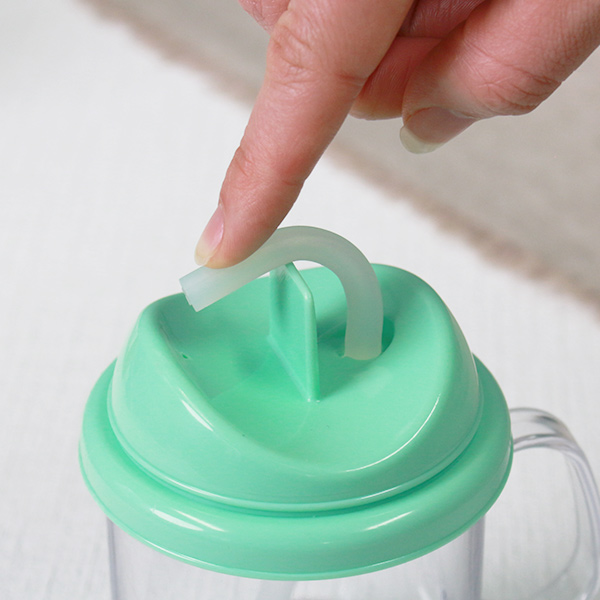 コップ 280ml 介護 ハンドル付 ストローコップ 蓋付き シニアベーシック 食器 カップ ストロー 介護用 自助食器 シリコンストロー 介の通販はau Pay マーケット リビングート