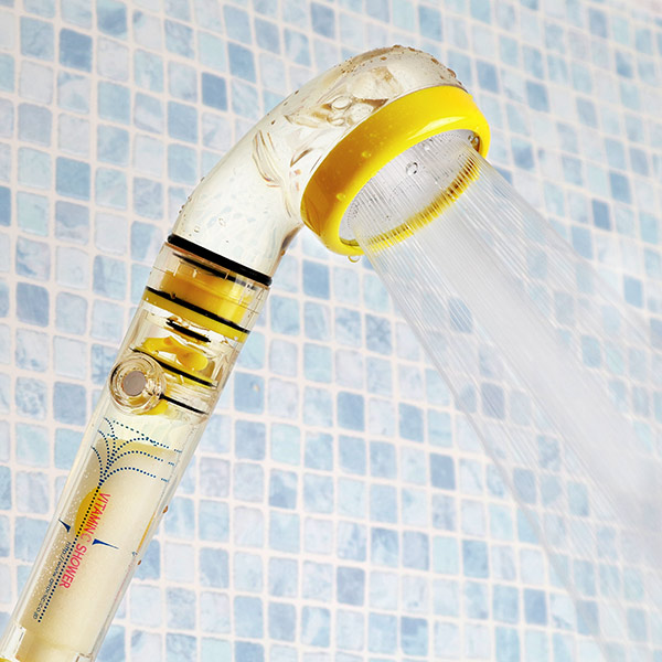 シャワーヘッド 節水 塩素除去 マイナスイオンcシャワー イエロー アラミック 送料無料 シャワー 節水シャワー 水圧アップ 水圧 増圧 の通販はau Pay マーケット リビングート