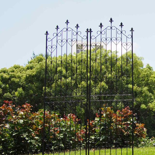 フェンス アイアンフェンス 高さ220cm ハイタイプ 4枚組 （ アイアン ガーデンフェンス インテリア ガーデニング雑貨 アンティーク おしゃれ ガーデニング スチール ディスプレイ オブジェ 置物 庭 ガーデングッズ ）の通販は 20,925円