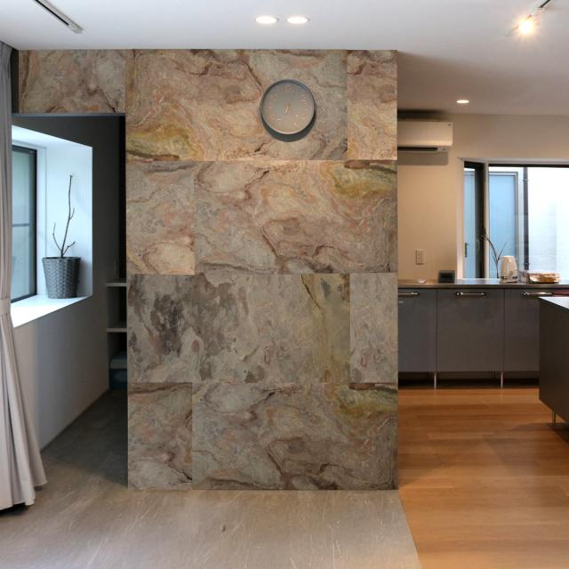 タイル DIY Stone 天然石タイル 122×61cm 8枚組 （ 壁紙タイル リメイクシート 壁用 石 ストーン 壁紙 立体 タイルシート 高級 石壁 天然石 リフォーム タイル壁紙 クロス 簡単 カット可能 8枚入り ）
