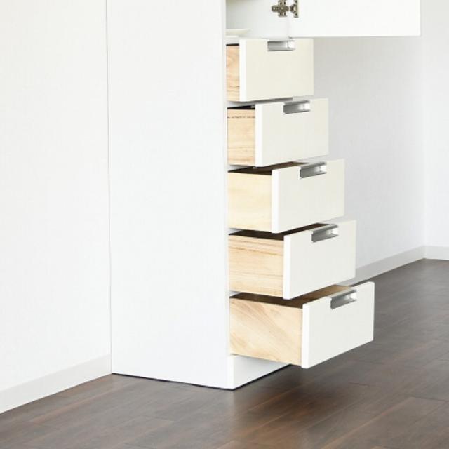 食器棚 スリム 木扉 引出し5段 日本製 幅40cm ( カップボード 収納 棚 ラック 食器収納 完成品 キッチン 脱衣所 ホワイト 隙間収納 引き出し シンプル 五段 )の通販は 食器棚 スリム 木扉 引出し5段 日本製 幅40cm ( カップボード 収納 棚 ラック 食器収納 完成品 キッチン 脱衣所 ホワイト 隙間収納 引き出し シンプル 五段 )の通販は