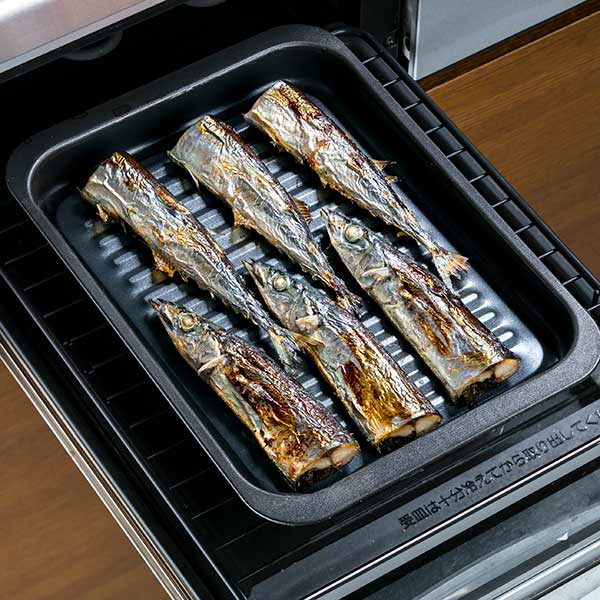 グリルトレー クッキングトレー ワイド フッ素加工 アルミ製 （ オーブントレー 魚焼きグリル 調理トレー 調理器具 調理道具 調理用品 キ｜au  PAY マーケット