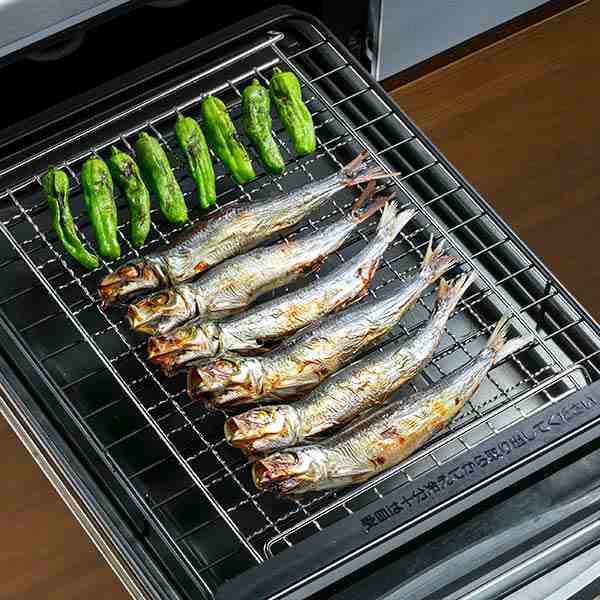 グリルトレー クッキングトレー ワイド 網付き フッ素加工 アルミ製 （ オーブントレー 魚焼きグリル 調理トレー 調理器具 調理道具  調理の通販はau PAY マーケット - リビングート