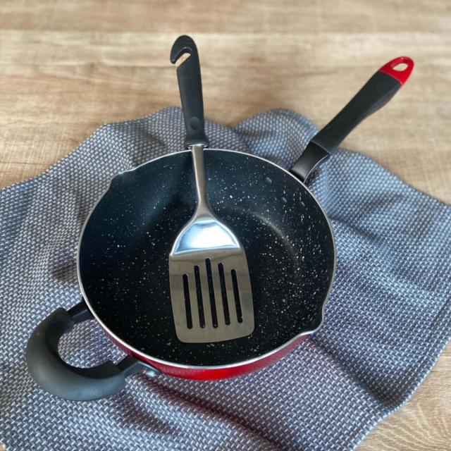 Tupperware 深型フライパン 22cm、蓋付き 黒 Tupperware 深型フライパン 22cm、蓋付き 黒