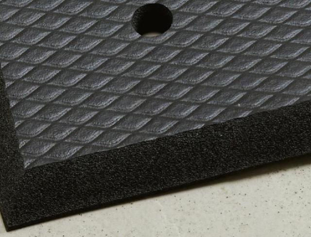 マット 耐油クッションマットFW 75×90cm 穴あきタイプ （ 法人限定 業務用 滑り止めマット 厚手 クッション 耐油 耐水 疲労軽減 RoHS指令対応 ブラック ゴム製 クッションマット ラバーマット 床 立ち作業 衝撃緩衝 工場 ）_5