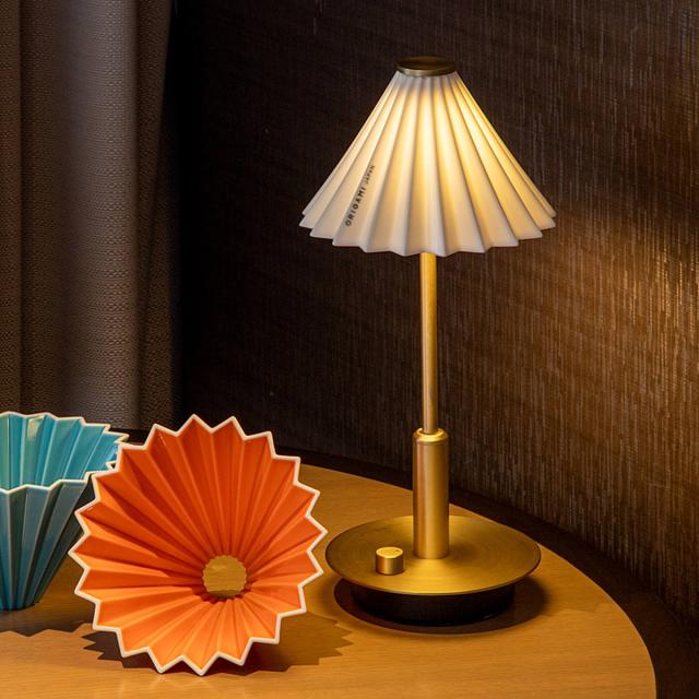 テーブルライト LED電球付き 無段階調光 USB充電 ORIGAMI LAMP オリガミランプ gram eight グラムエイト （ ポータブルランプ コードレス 間接照明 卓上 PORTABLE テーブルランプ ドリッパー ポータブルライト USBケーブル付 ）_1