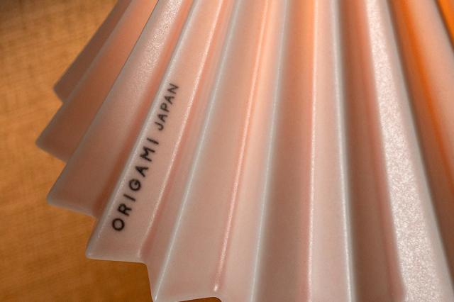 テーブルライト LED電球付き 無段階調光 USB充電 ORIGAMI LAMP オリガミランプ gram eight グラムエイト （ ポータブルランプ コードレス 間接照明 卓上 PORTABLE テーブルランプ ドリッパー ポータブルライト USBケーブル付 ）_10