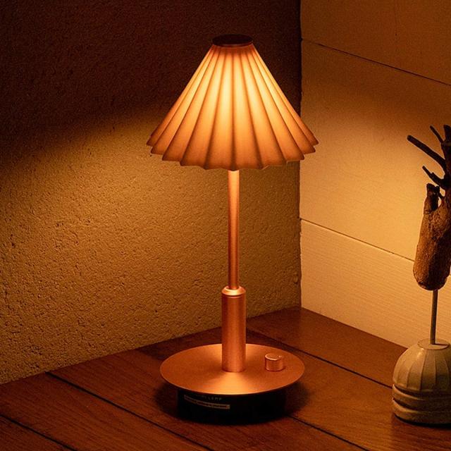 テーブルライト LED電球付き 無段階調光 USB充電 ORIGAMI LAMP オリガミランプ gram eight グラムエイト （ ポータブルランプ コードレス 間接照明 卓上 PORTABLE テーブルランプ ドリッパー ポータブルライト USBケーブル付 ）_4
