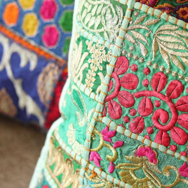 2982豪華刺繍の正絹クッションカバー45cm✖️45cm 帯リメイク 2982豪華刺繍の正絹クッションカバー45cm✖️45cm 帯リメイク