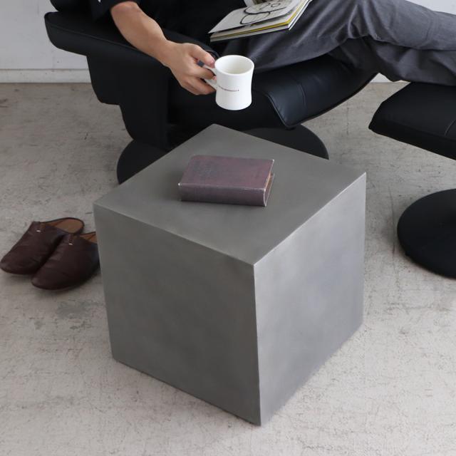 サイドテーブル ディスプレイブロック 高さ40.5cm UP レイジー （ コンクリート風 ストーン調 四角 キューブ スツール リビング 玄関 モダン 無機質 シンプル グレー ）の通販は
