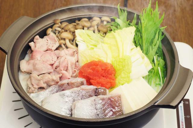 卓上鍋 9号 IH対応 IH味彩鍋 （ ガス火対応 ih対応 IH ガス 両手鍋 鍋 なべ 日本製 ガラス蓋付き 4〜5人用 アルミ製 卓上なべ 直火対応 軽量 レシピブック付き ガラス蓋 フタ付き お手入れ簡単 フッ素コーティング ）_1