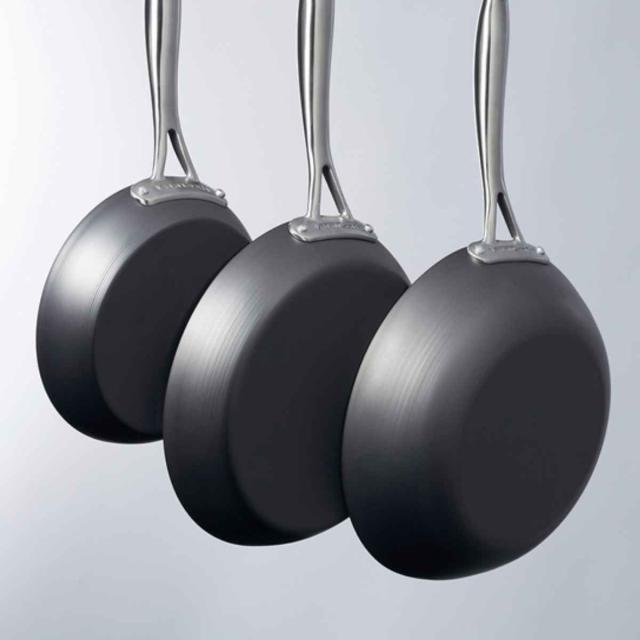 Vita Craft 深型フライパン 24cm IH対応 鉄製 スーパー鉄 No．2005 ウォックパン （ ビタクラフト ガス火対応 鉄フライパン 金属ヘラOK 日本製 24センチ 鉄 フライパン 深型 炒め鍋 いため鍋 鉄製フライパン 窒化加工 ）の通販は