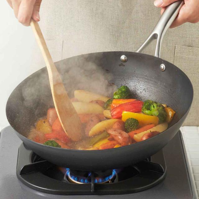 Vita Craft 深型フライパン 24cm IH対応 鉄製 スーパー鉄 No．2005 ウォックパン （ ビタクラフト ガス火対応 鉄フライパン 金属ヘラOK 日本製 24センチ 鉄 フライパン 深型 炒め鍋 いため鍋 鉄製フライパン 窒化加工 ）の通販は