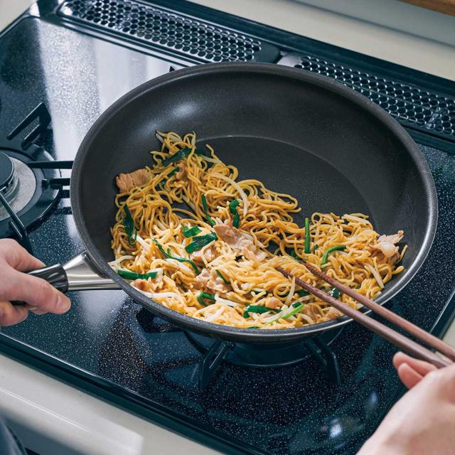 Vita Craft ウォックパン 24cm IH対応 カーペンター 深型フライパン PFOAフリー （ ガス火対応 片手鍋 炒め鍋 深型 金属ヘラOK ふっ素加工 軽い 日本製 24センチ フッ素加工 いため鍋 アルミ ステンレス 2層構造 軽量 ）の通販は