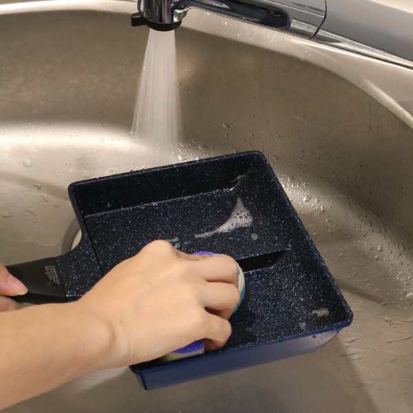 フライパン IH対応 仕切り付き ツインパン ひるもぐ フッ素樹脂加工 （ ガス火対応 玉子焼き器 卵焼き器 たまご焼き器 卵1個 玉子1個  エの通販はau PAY マーケット - リビングート