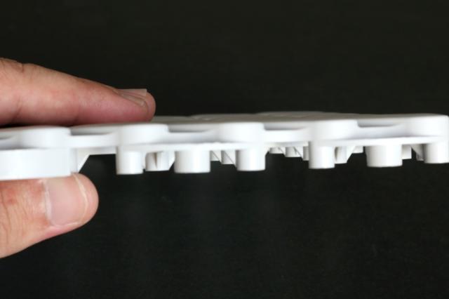 スノコ ジョイント 15×15×1.3cm 水切りユニット 抗菌システムスノコ 素足用 100枚セット （ ジョイントマット すのこ 15cm マット ベランダ パネル バルコニー エクステリア ガーデニング インテリア 床材 日本製 ）の通販は