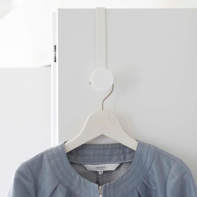 smart 滑り止め付きドアハンガー スマート （ 山崎実業 ドアフック ドア 扉 収納 フック 洋服掛け コートハンガー バッグ かばん 鞄  コーの通販はau PAY マーケット - リビングート | au PAY マーケット－通販サイト