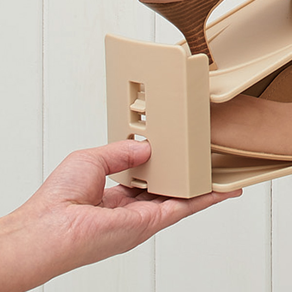 靴 収納 72個入り くつホルダー 高さ調節 ( 靴ホルダー 幅10cm ワイドタイプ 高さ 調節 靴収納 シューズ くつ ホルダー 省スペース 互い違い 靴箱 シューズホルダー ヒール クツ ケース ラック 下駄箱 メンズ レディース )の通販は 靴 収納 72個入り くつホルダー 高さ調節 ( 靴ホルダー 幅10cm ワイドタイプ 高さ 調節 靴収納 シューズ くつ ホルダー 省スペース 互い違い 靴箱 シューズホルダー ヒール クツ ケース ラック 下駄箱 メンズ レディース )の通販は