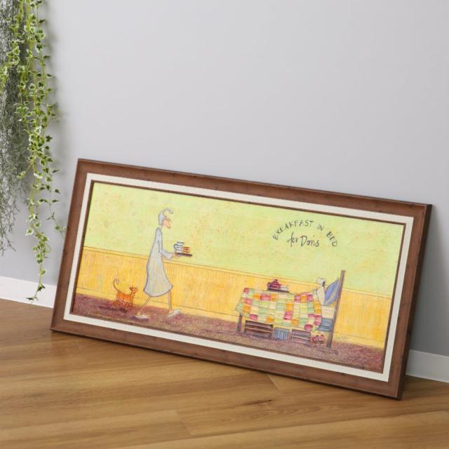 アートパネル サムトフト 『ドリスとベッドで朝食』 94.5×43cm （ 絵画 絵 アート インテリア 額 額入り 壁掛け 犬 動物 ネコ ポスター アートフレーム アートポスター ウォールアート パネル 額付き 額縁 壁飾り リビング ）_2