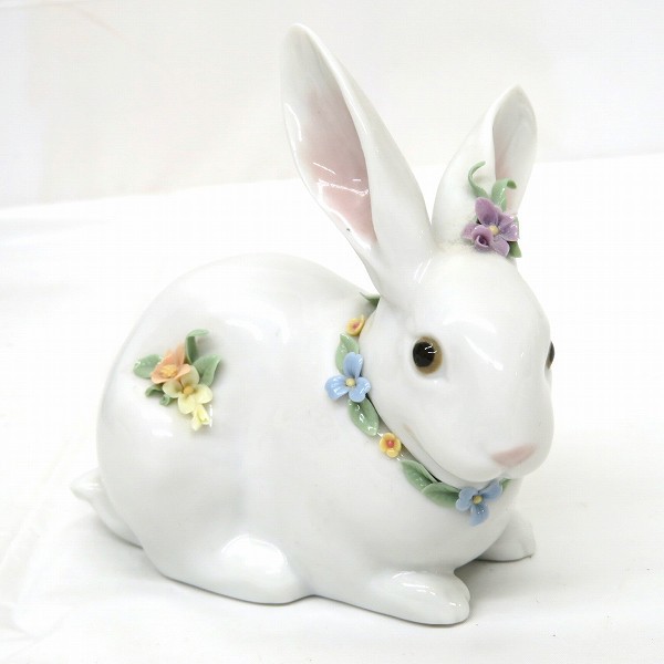 リヤドロ 06098 花飾りの白ウサギ2 ポーセリンアート ブランド小物 陶器人形 置物【中古】｜au PAY マーケット