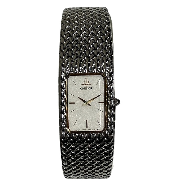 ゴルフをもっとスマートに！移動やラウンドで大活躍「クラブケース